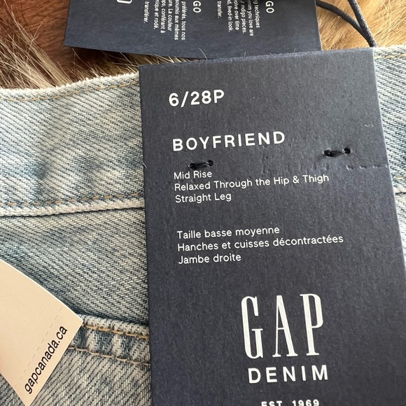 NWT Gap Petite Boyfriend jeans - Picture 3 of 6